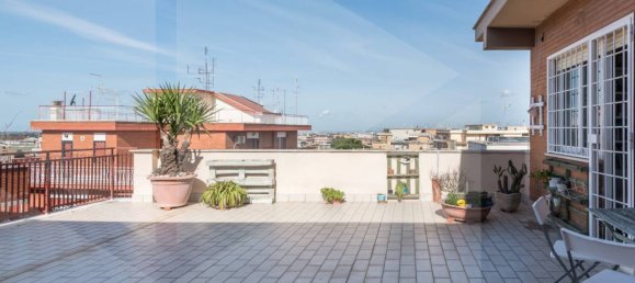 7 rooms Penthouse in Ciampino, Italy No. 20810 4