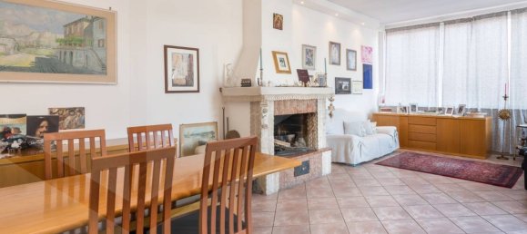 7 rooms Penthouse in Ciampino, Italy No. 20810 3