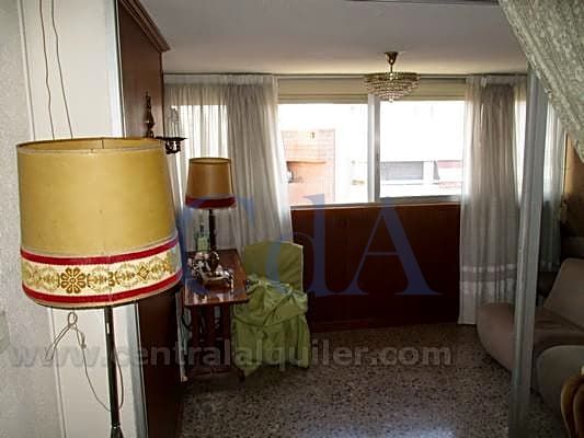 Apartamento de 4 dormitorios en Alicante, Spain No. 4971
