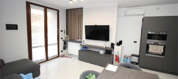 2 bedrooms Apartment in Sassuolo, Italy No. 358661 2