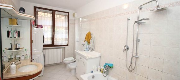 2 bedrooms Apartment in Sassuolo, Italy No. 358661 12