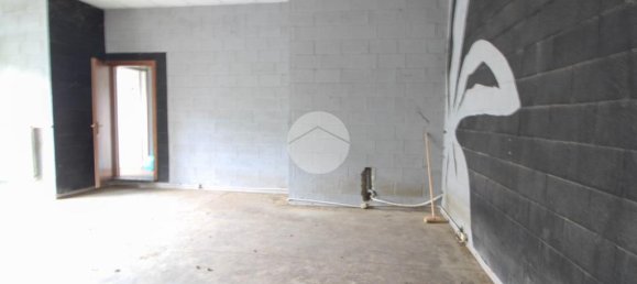 4-Zimmer Lagerhaus in Zelo Buon Persico, Italy, Nr. 30260 5