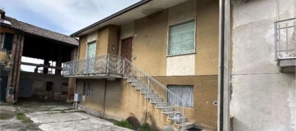 5 bedrooms Apartment in Casatisma, Italy No. 365295 2