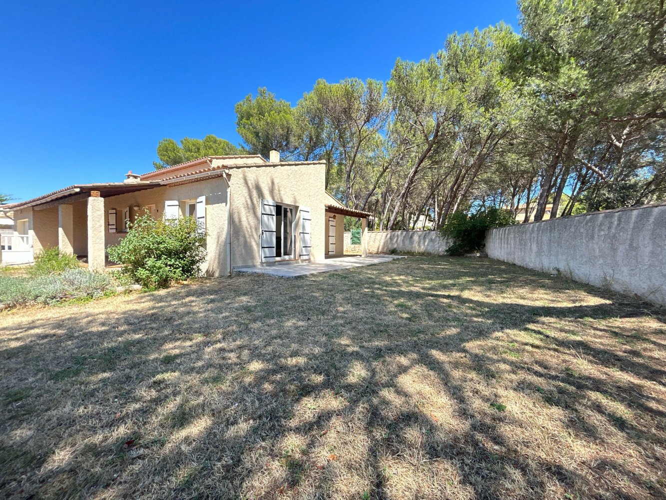 3 bedrooms House in Istres, France No. 287859