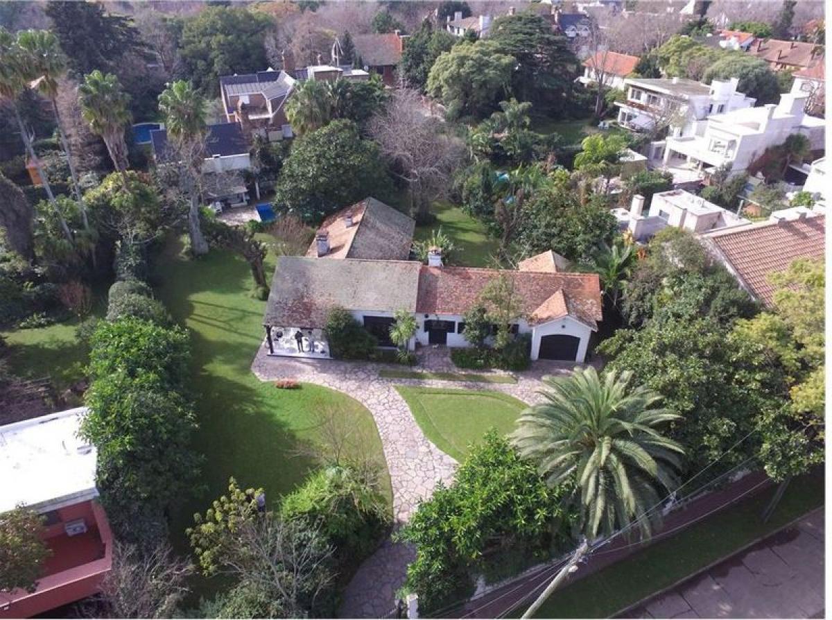 6 bedrooms House in San Isidro, Argentina No. 9575