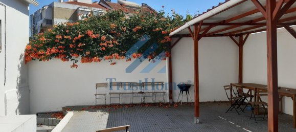 9 bedrooms Villa in Lisbon, Portugal No. 134844 3