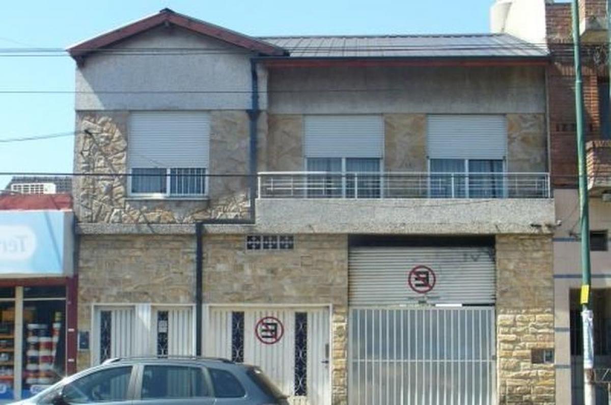 4 bedrooms House in General San Martin, Argentina No. 7048