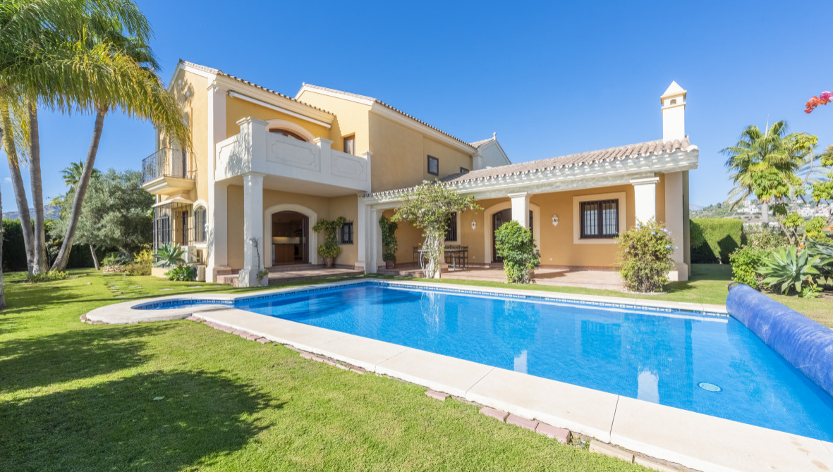 4 bedrooms Villa in Benahavis, Spain No. 4761
