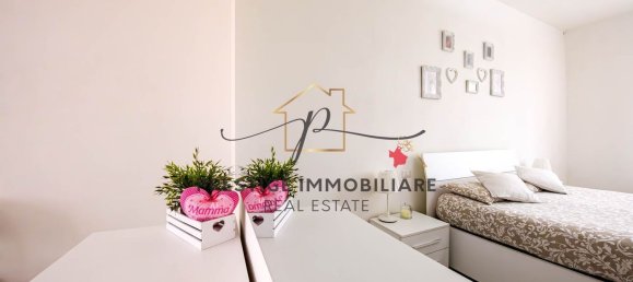 3 rooms Apartment in Livorno, Italy No. 219965 90