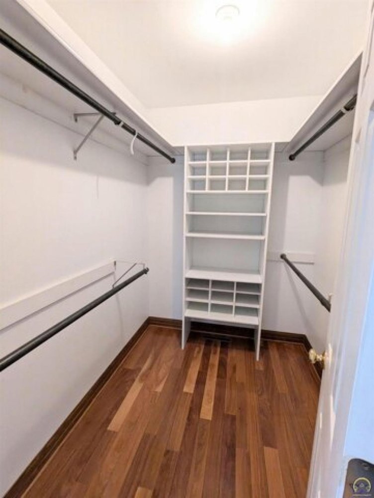 5 bedrooms House in New Strawn, USA No. 399706