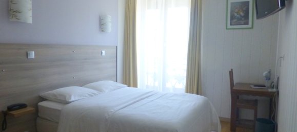 1630m² Commercial property in Pithiviers, France No. 61367 13