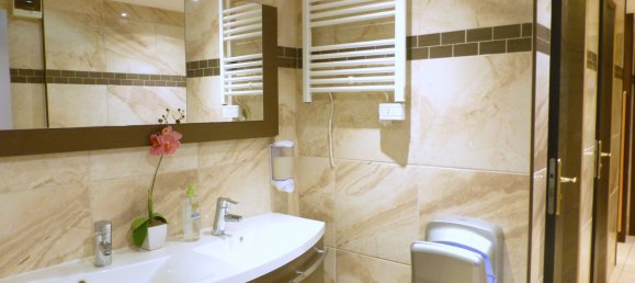 1630m² Commercial property in Pithiviers, France No. 61367 16