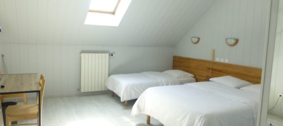 1630m² Commercial property in Pithiviers, France No. 61367 3