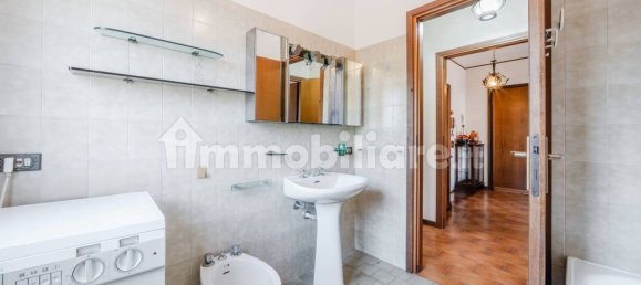 Квартира с 2 спальнями в Модена, Италия № 196319 21