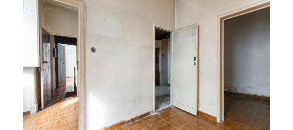 142m² Building in Lisbon, Portugal No. 100307 20