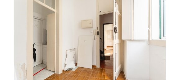 142m² Building in Lisbon, Portugal No. 100307 24