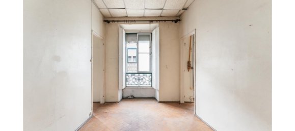 142m² Building in Lisbon, Portugal No. 100307 15