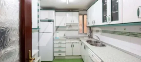 4 bedrooms Apartment in Granada, Spain No. 105644 5