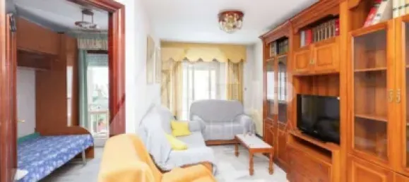 4 bedrooms Apartment in Granada, Spain No. 105644 3