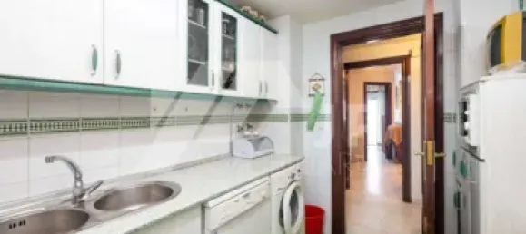 4 bedrooms Apartment in Granada, Spain No. 105644 6