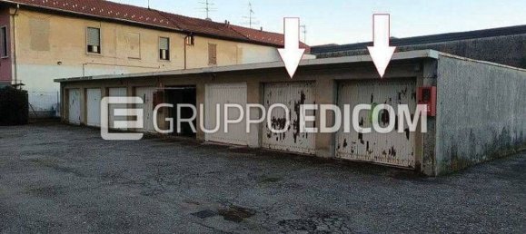 3 rooms Apartment in Cardano al Campo, Italy No. 3188 6