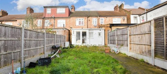 3 bedrooms House in Leyton, United Kingdom No. 4004 5