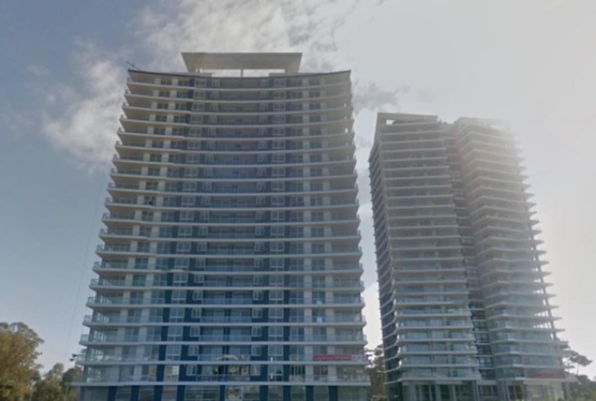 Apartamento de 2 dormitorios en Maldonado, Uruguay No. 2099