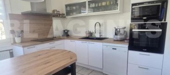 4 bedrooms Villa in Valdurenque, France No. 309739 2