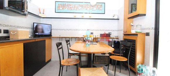 Квартира с 3 спальнями в Монца, Италия № 186053 31