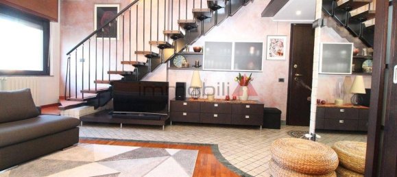 Квартира с 3 спальнями в Монца, Италия № 186053 17