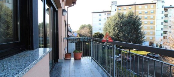 Квартира с 3 спальнями в Монца, Италия № 186053 25