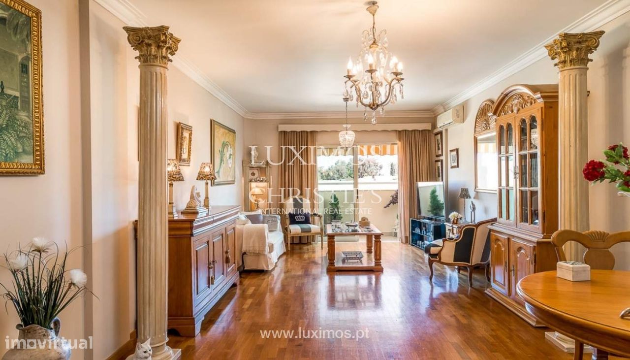 Apartamento de 4 dormitorios en Faro, Portugal No. 90024