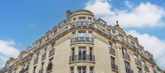 3 bedrooms Apartment in Paris, France No. 165224 10
