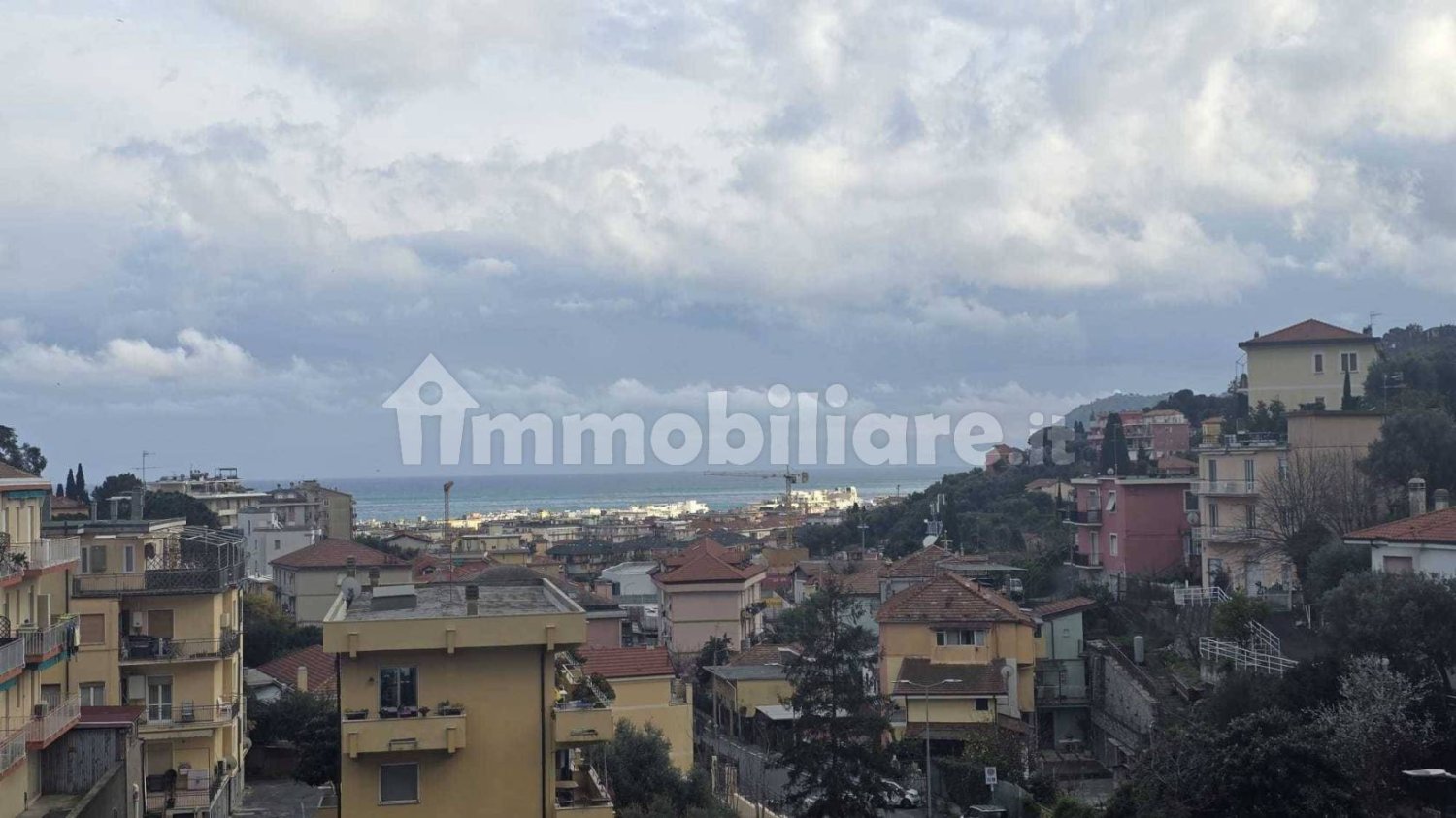 Apartamento de 2 dormitorios en Alassio, Italy No. 207692