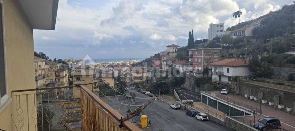 Apartamento de 2 dormitorios en Alassio, Italy No. 207692 3