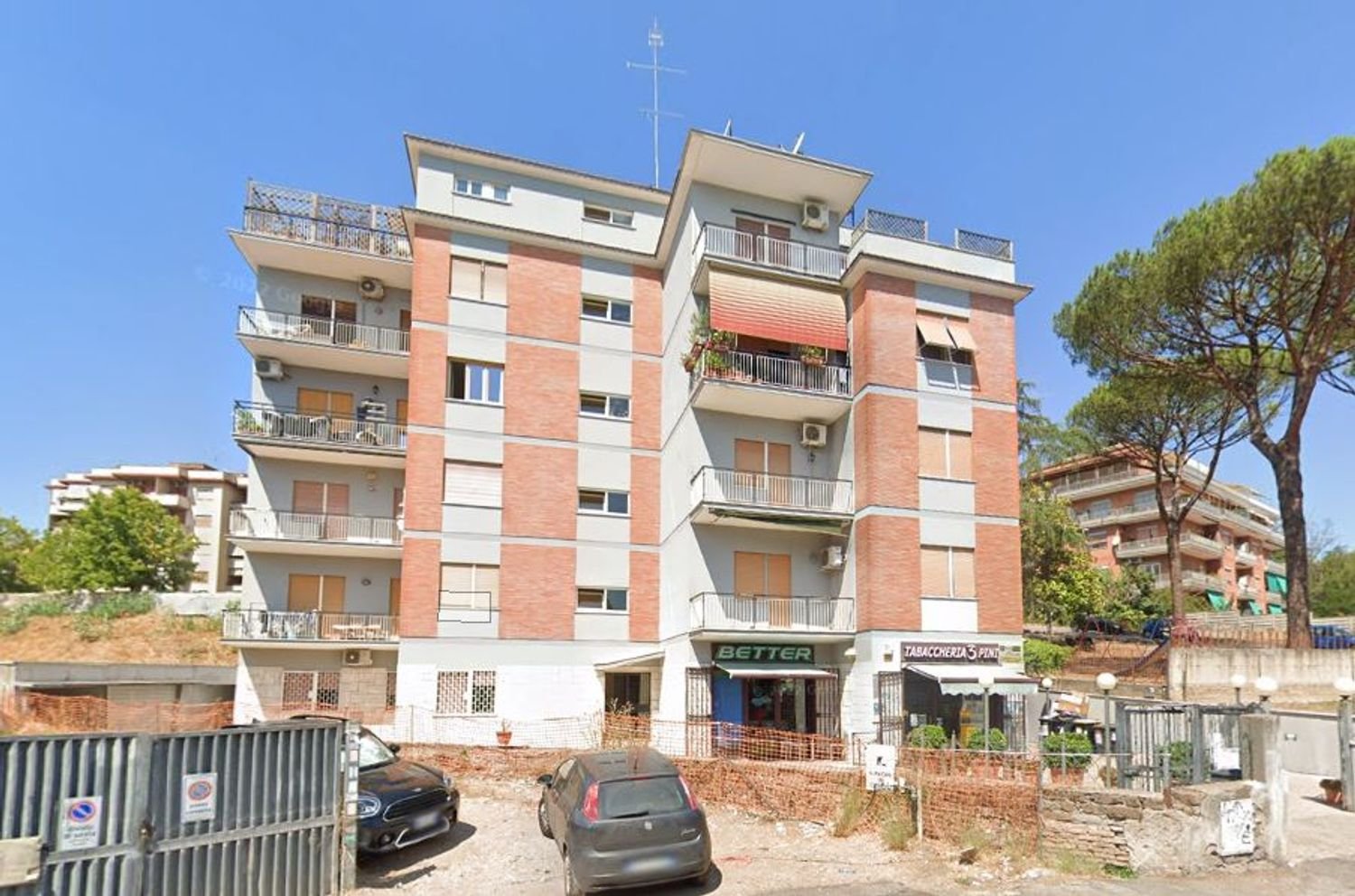 3 rooms Apartment in Rome, Italy No. 189951
