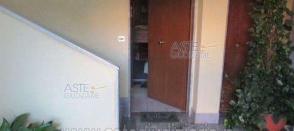 3 rooms Apartment in Rome, Italy No. 189951 2