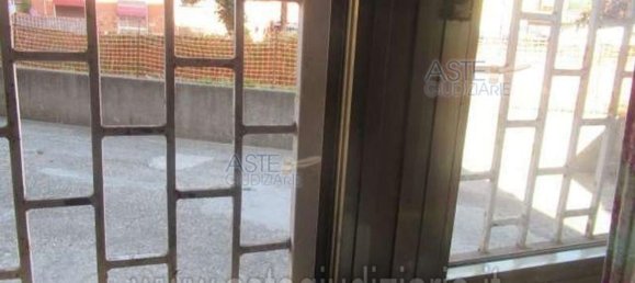 3 rooms Apartment in Rome, Italy No. 189951 10