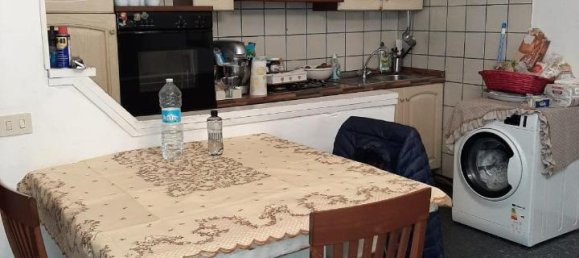 3 rooms Apartment in Massa, Italy No. 166558 4