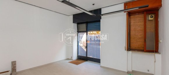 Propriété commerciale à Magnago, Italy 26m² No. 141607 2