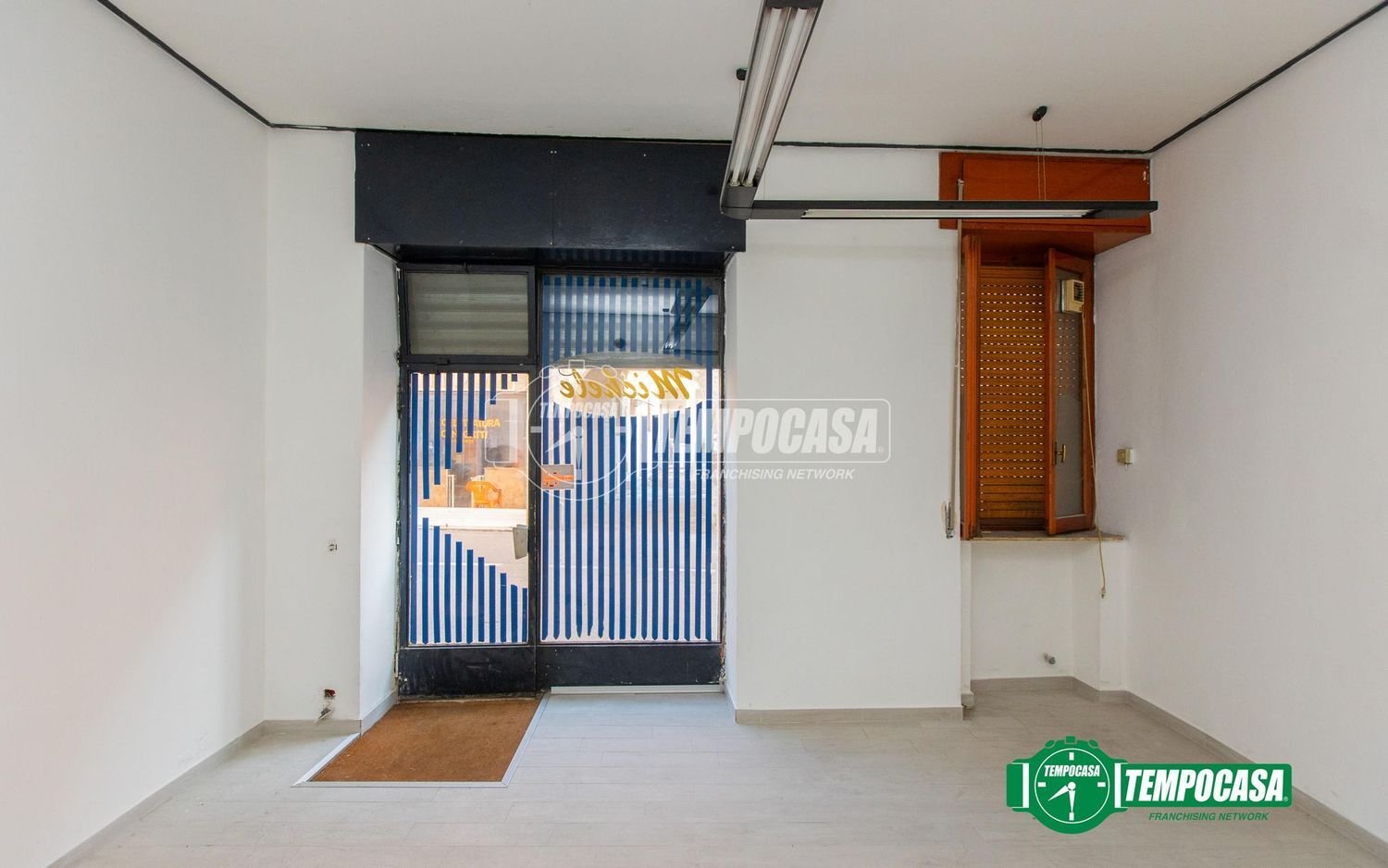 Propriété commerciale à Magnago, Italy 26m² No. 141607