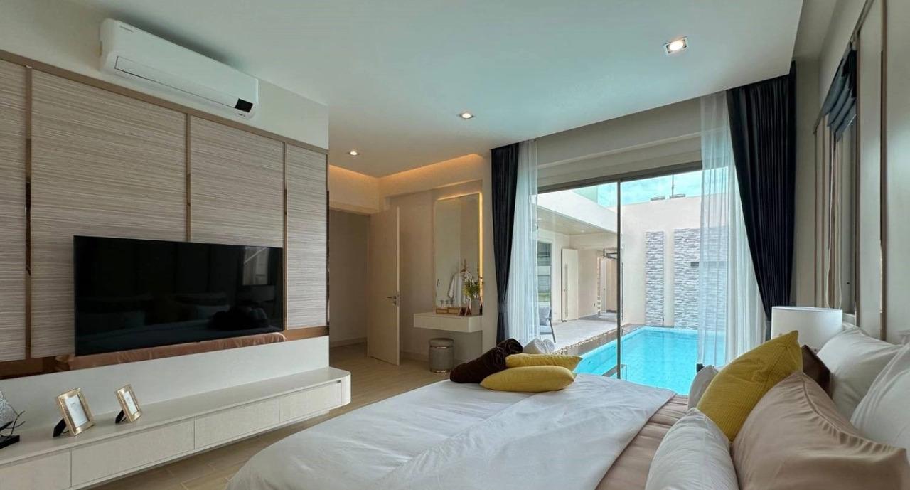 4 bedrooms Penthouse in Pattaya, Thailand No. 22533