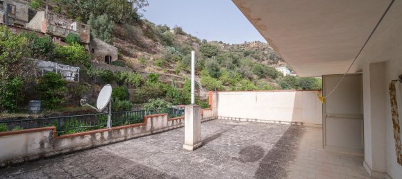 5 rooms Apartment in Roccalumera, Italy No. 83936 34