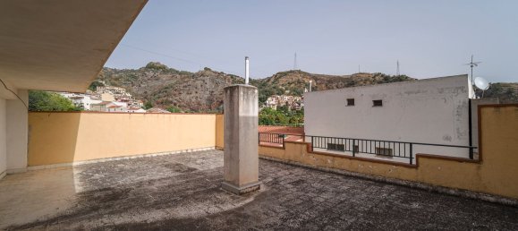 5 rooms Apartment in Roccalumera, Italy No. 83936 40