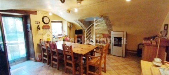 3 bedrooms House in Sampeyre, Italy No. 130561 6