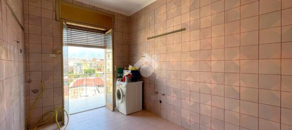 Apartamento de 4 dormitorios en Portici, Italy No. 376769 16