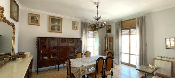 Apartamento de 4 dormitorios en Portici, Italy No. 376769 5