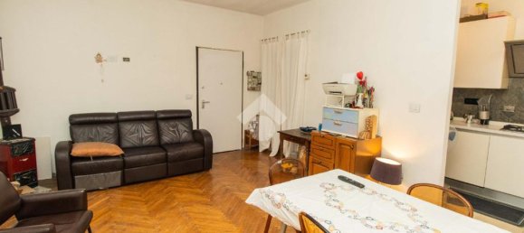 2 bedrooms Villa in Turin, Italy No. 322117 4