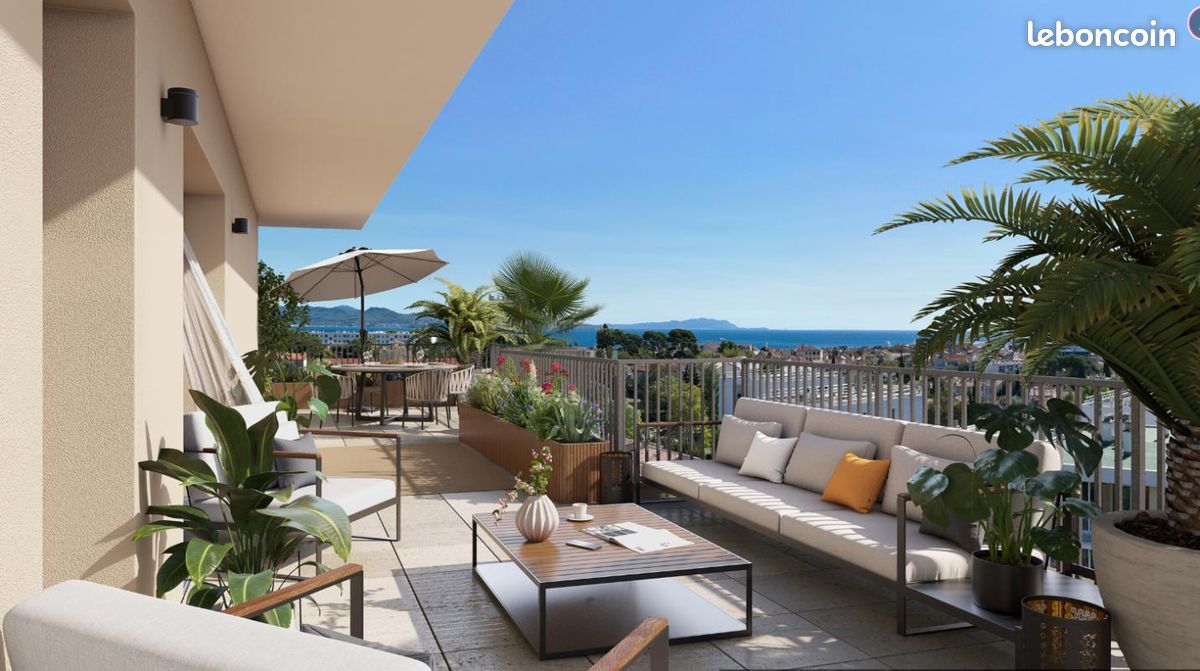 3 bedrooms Penthouse in La Ciotat, France No. 277587