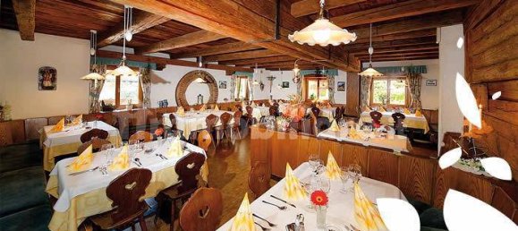 2 rooms Commercial property in Lucca, Italy No. 25692 8